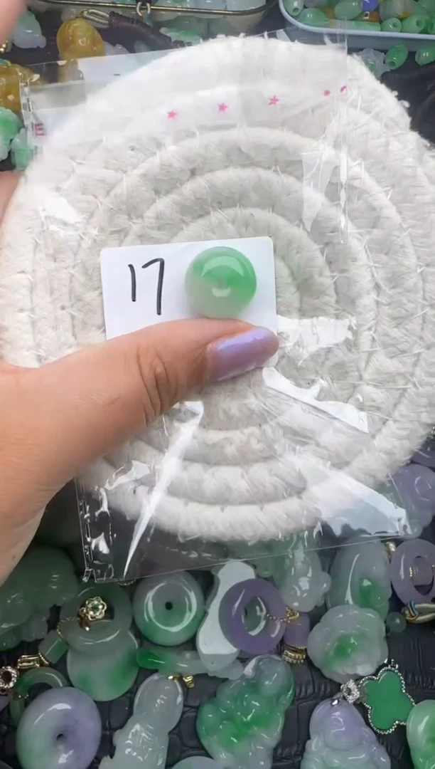 颈饰未镶嵌翡翠缅甸翡翠吊坠