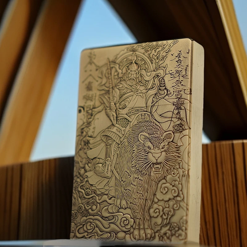 匠心千火花黄铜小重甲一体机浮雕双面赵公明防风煤油打火机便携