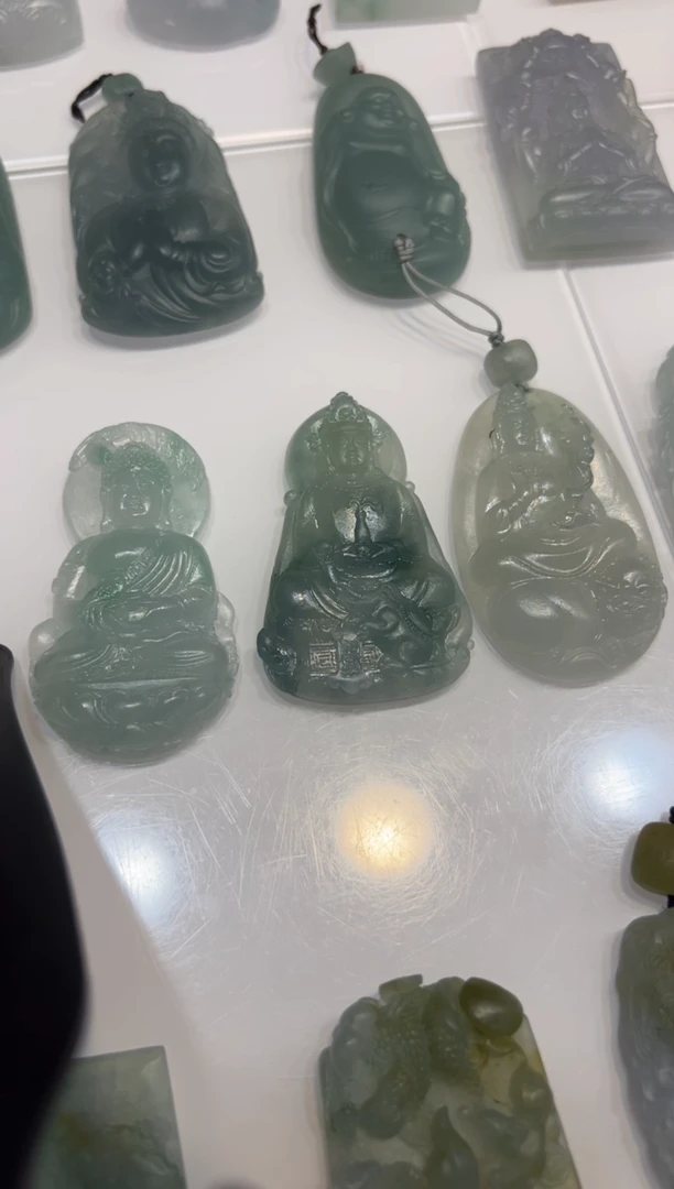 未镶嵌定制翡翠普贤
