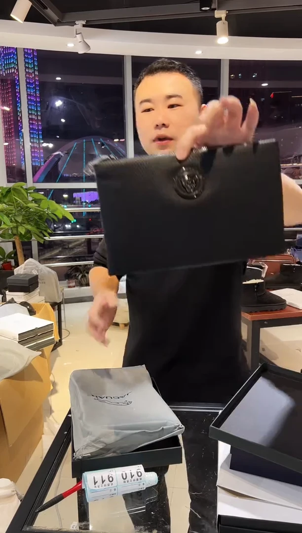 头层牛皮韩爵绅士包包皮具910