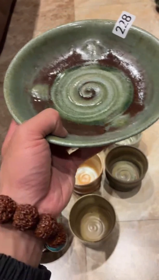 瓷片野**雄228 微瑕苏打绿锅盘1个