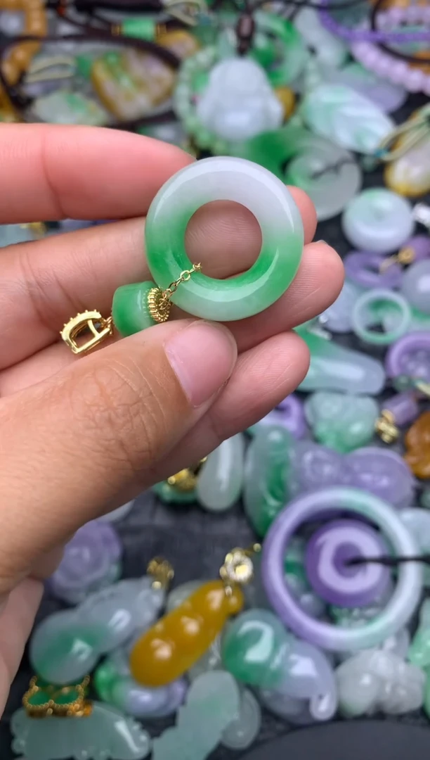 颈饰未镶嵌翡翠缅甸翡翠吊坠