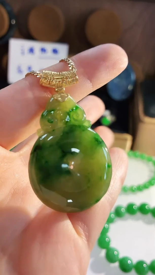 吊坠(不含链)18K金镶嵌翡翠吊坠