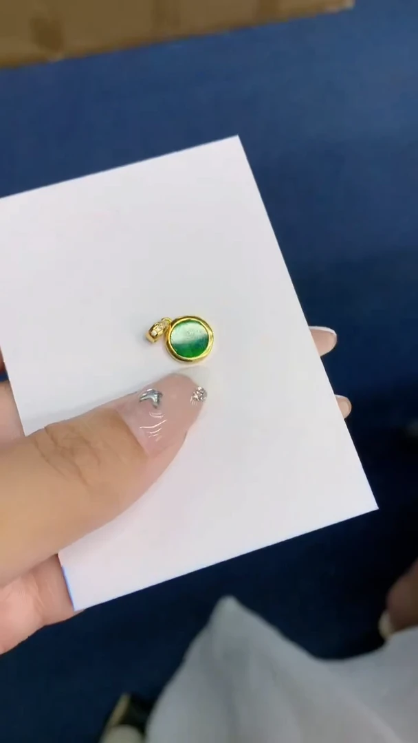 翡翠未镶嵌吊坠(不含链)1