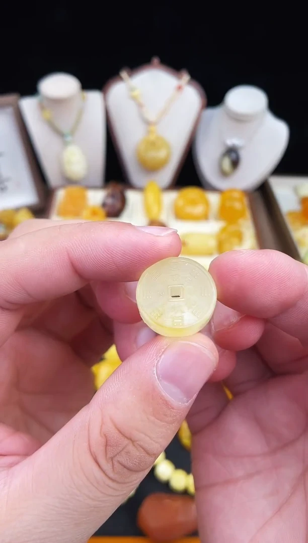 琥珀未镶嵌珠宝奇石柒月