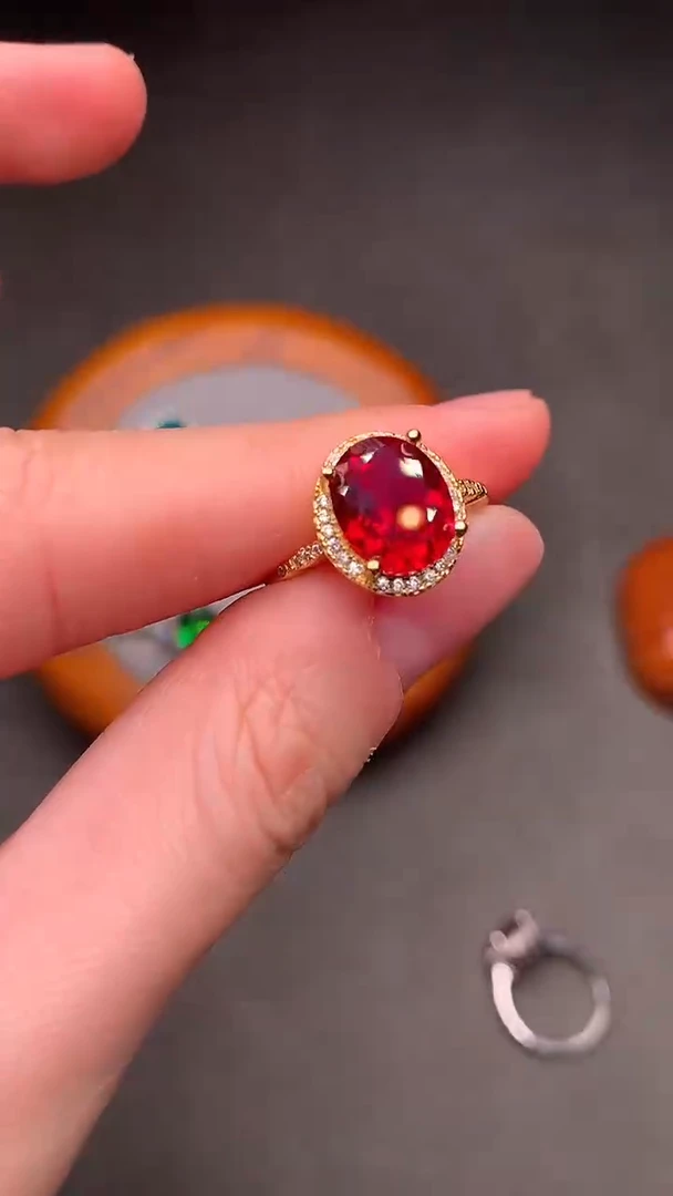 银S925镶嵌戒指红宝石······