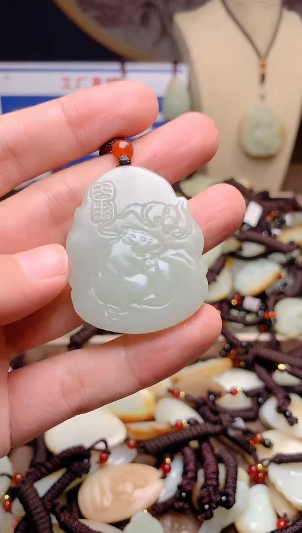 和田玉未镶嵌颈饰1