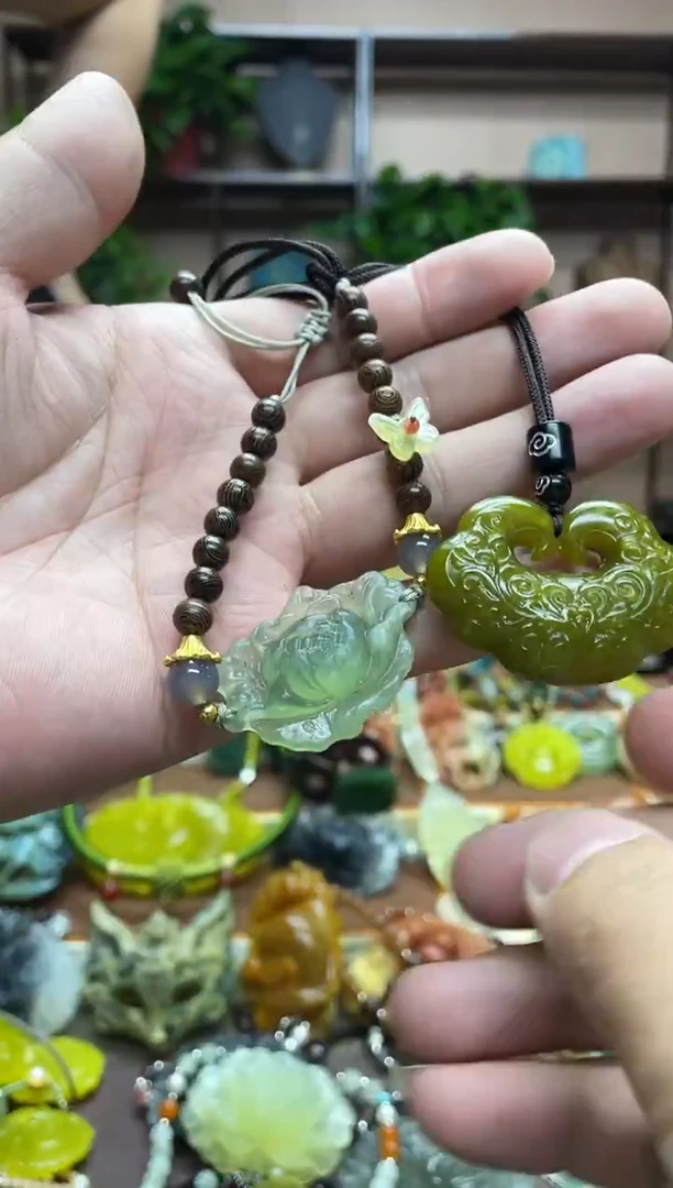 未镶嵌岫玉吊坠·