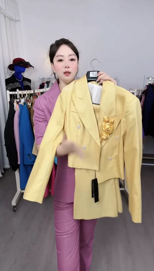 L码浅黄色玫瑰花直筒裤