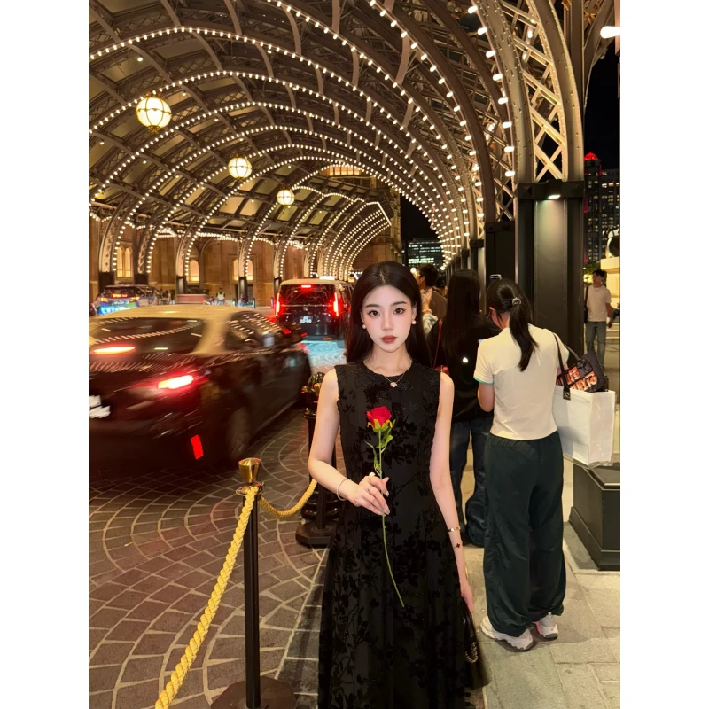 徐开开 黑/白 显瘦气质秋季无袖女装丝绒烧花连衣裙法式礼服A字裙