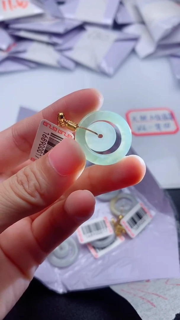 未镶嵌手串翡翠多样性发其一