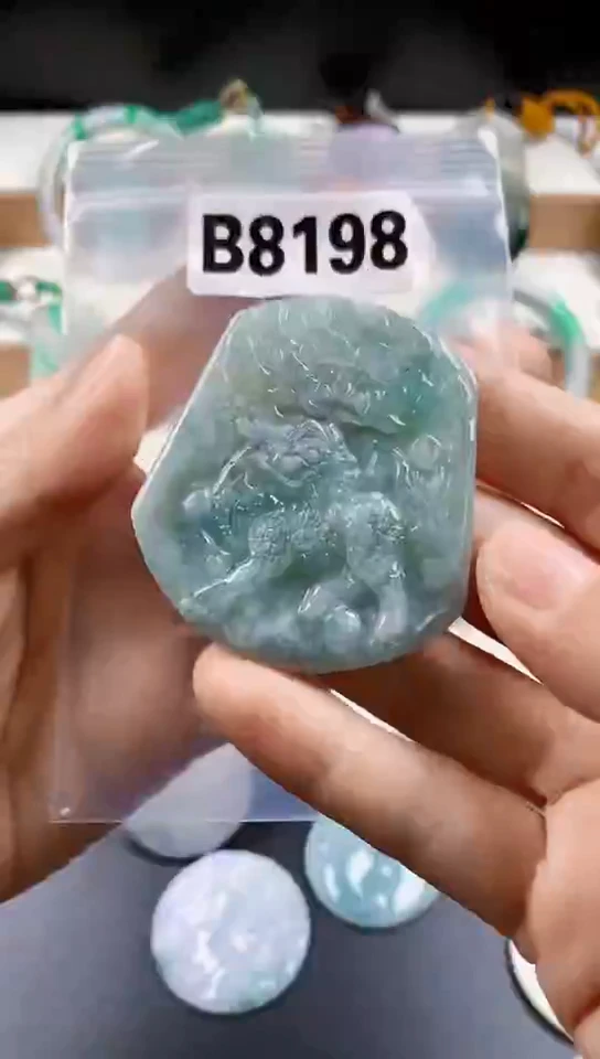 颈饰未镶嵌翡翠天然翡翠吊坠挂件
