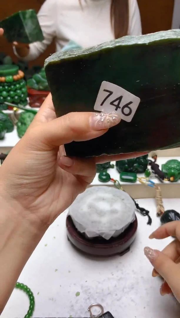 未镶嵌和田玉（碧玉）珠宝半成品1