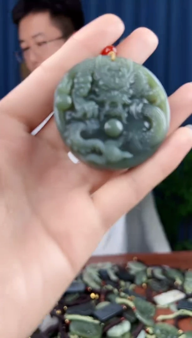 未镶嵌和田玉挂件拍一发一，