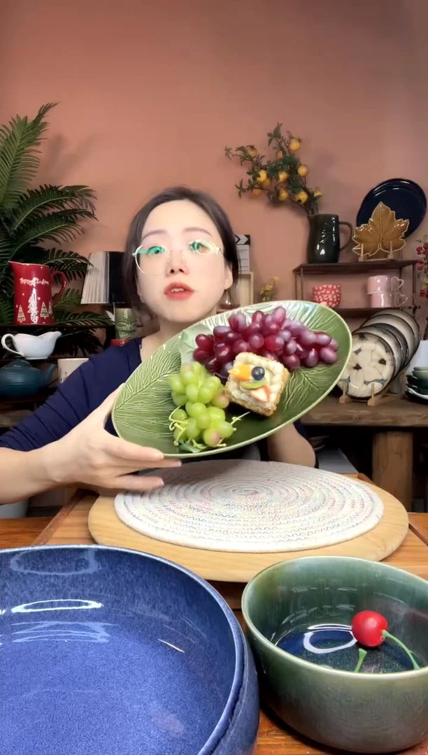 陶瓷14英寸绿色大鱼盘子 微瑕疵