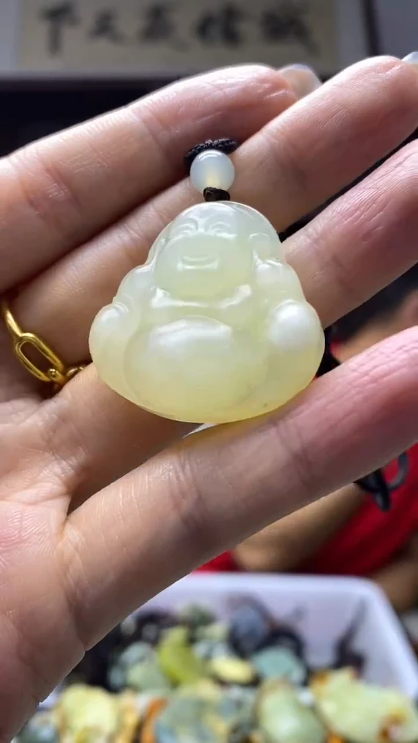 未镶嵌岫玉挂件