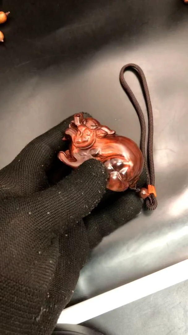把件黄花梨/降香黄檀s****u海黄野生紫油梨老料貔貅把件