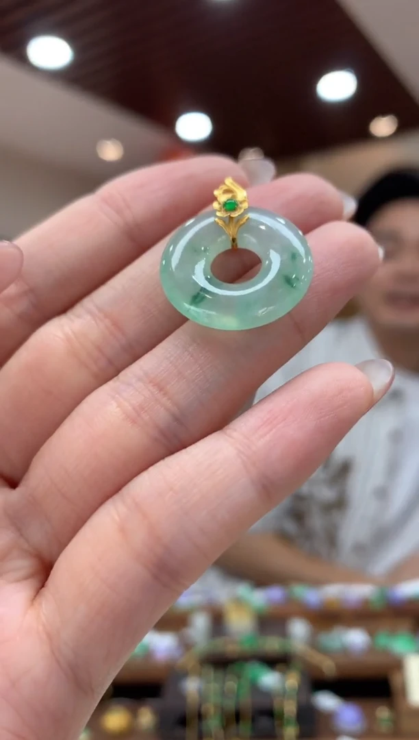 翡翠18K金镶嵌吊坠(不含链)甜甜圈