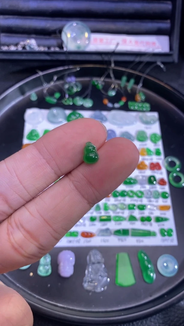 未镶嵌挂件翡翠葫芦