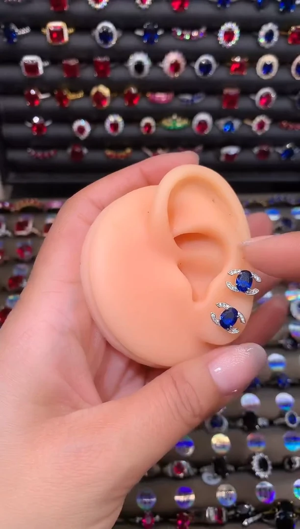 【闪购商品】蓝宝石耳饰银S925镶嵌57