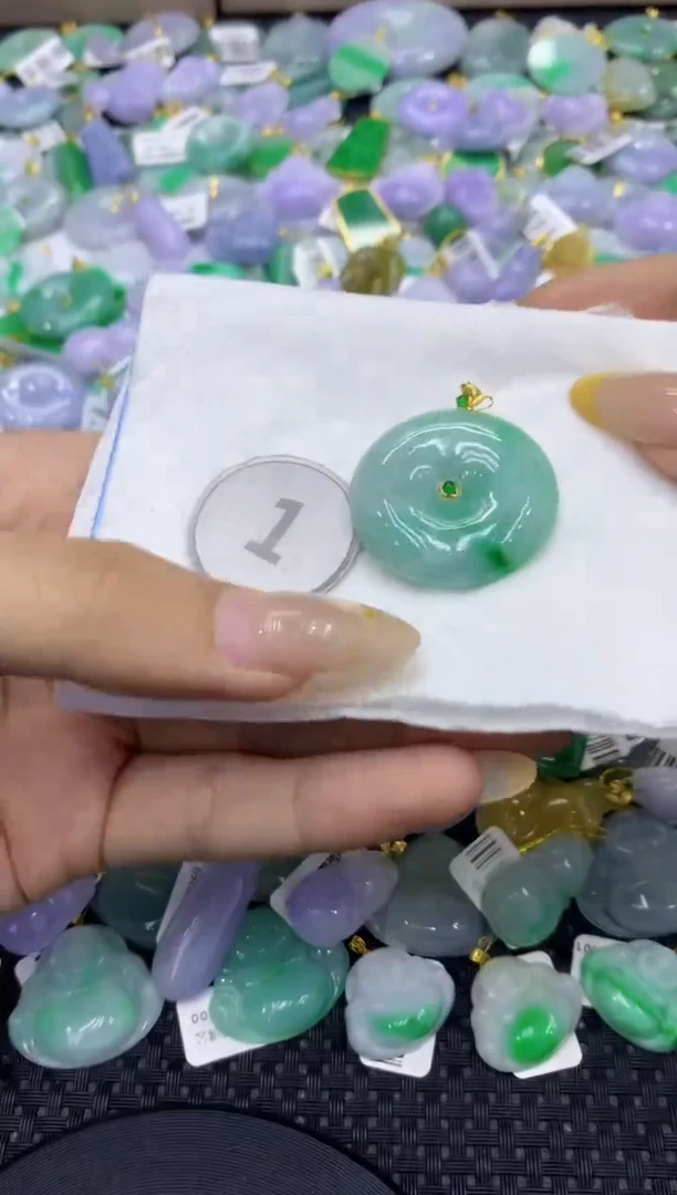 颈饰18K金镶嵌翡翠天然缅甸翡翠A货