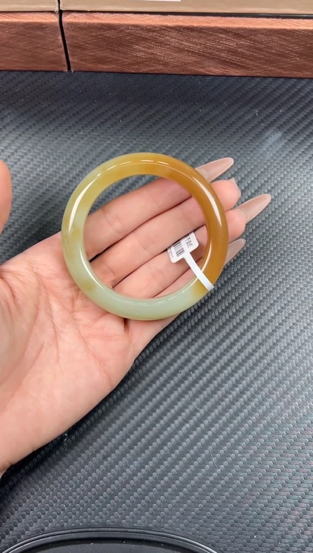 未镶嵌手镯和田玉若羌微色差56