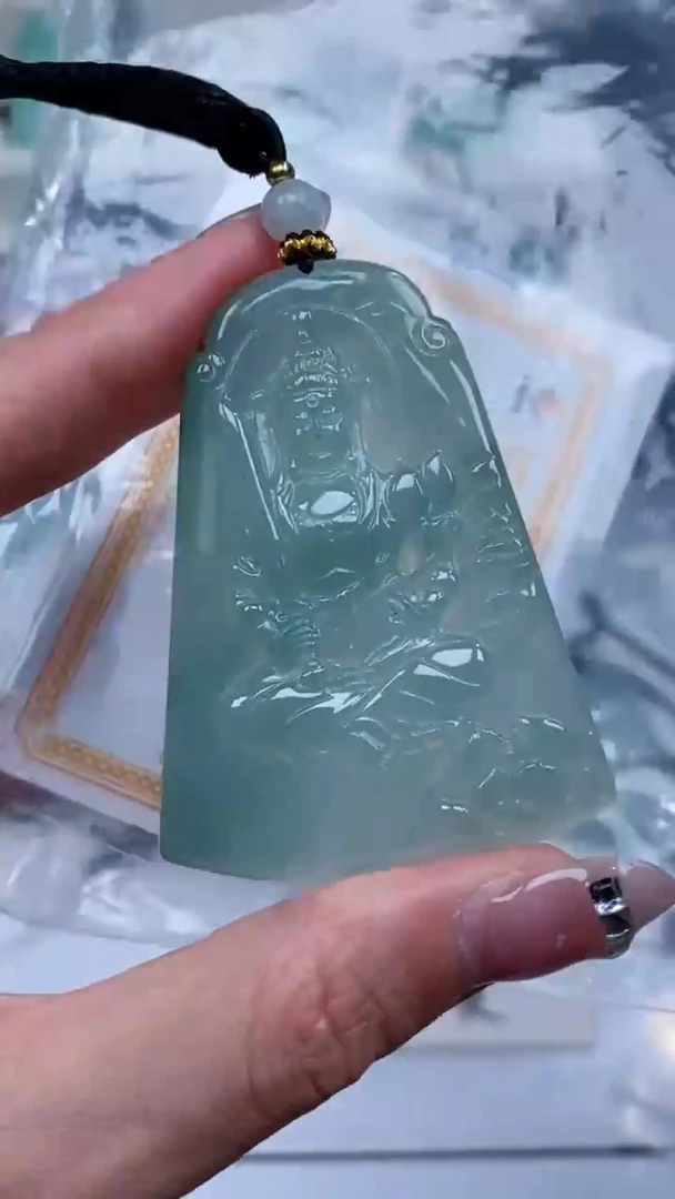 颈饰未镶嵌翡翠吊坠
