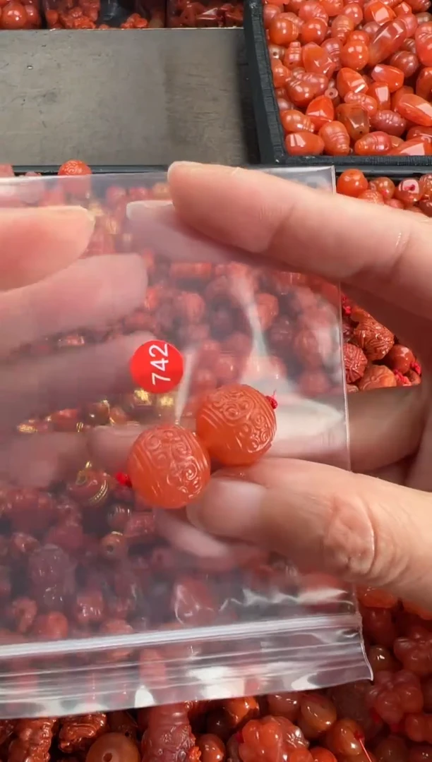 【闪购商品】南红玛瑙颈饰未镶嵌1