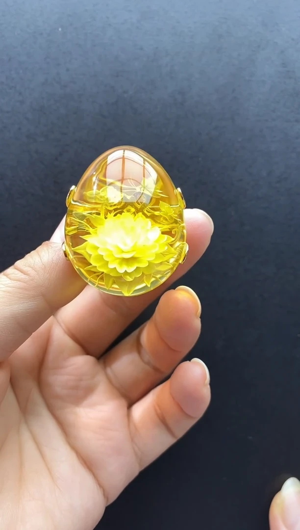 裸石琥珀未镶嵌戒指