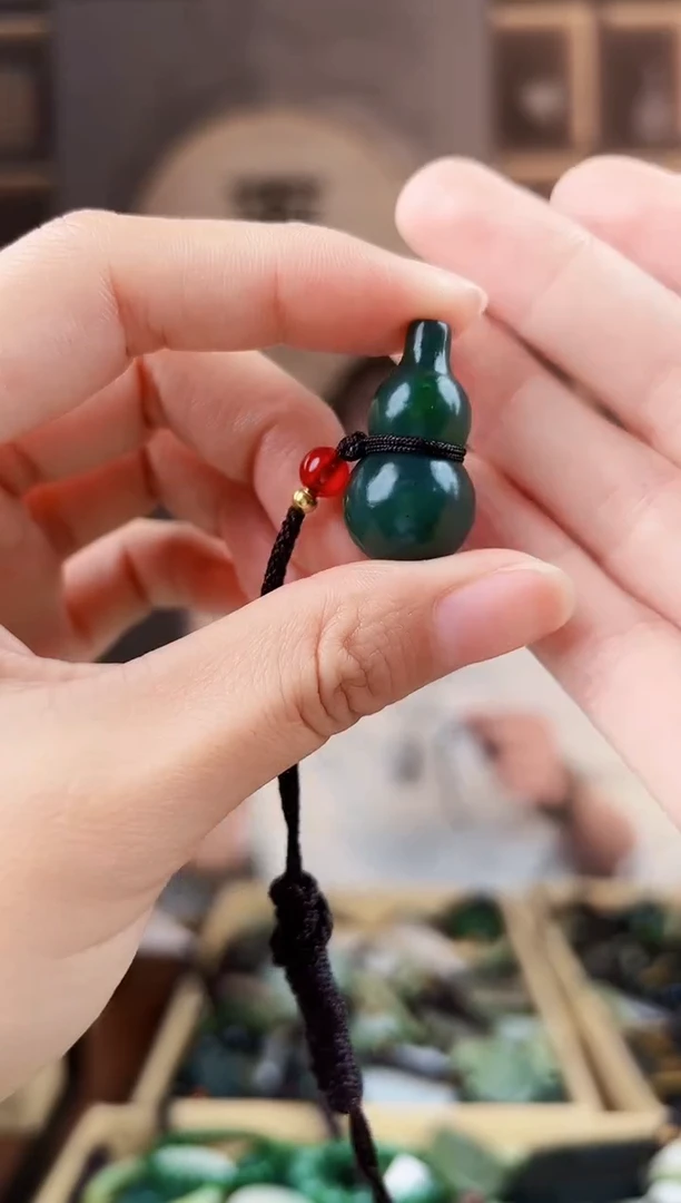 颈饰未镶嵌和田玉拍一发一，多样性发货