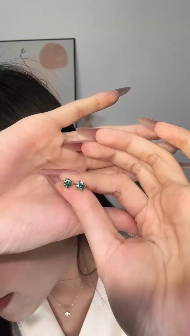 合成碳硅石925银莫桑 50分*2简约四爪耳钉(绿MSE.142G