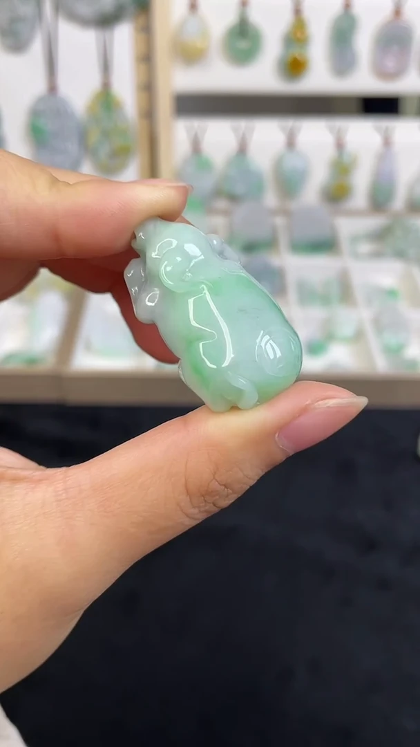 颈饰未镶嵌翡翠1