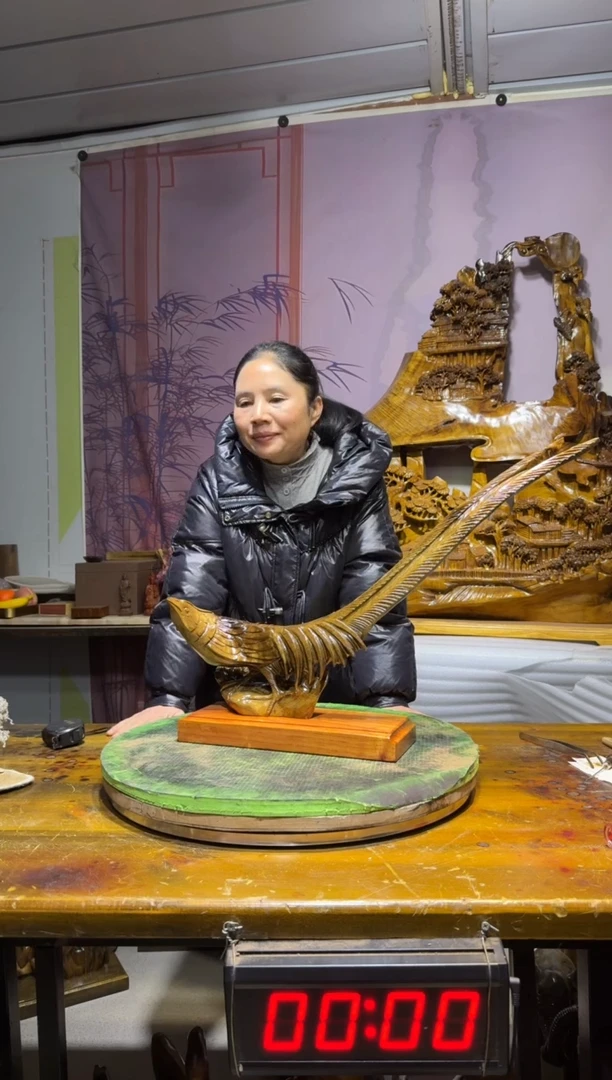 金丝楠冲****霸金丝楠木雕刻摆件