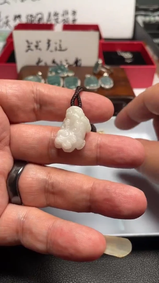 颈饰未镶嵌翡翠天然緬甸翡翠A貨