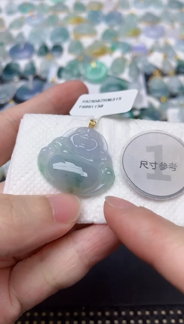 颈饰18K金镶嵌翡翠天然缅甸A货翡翠