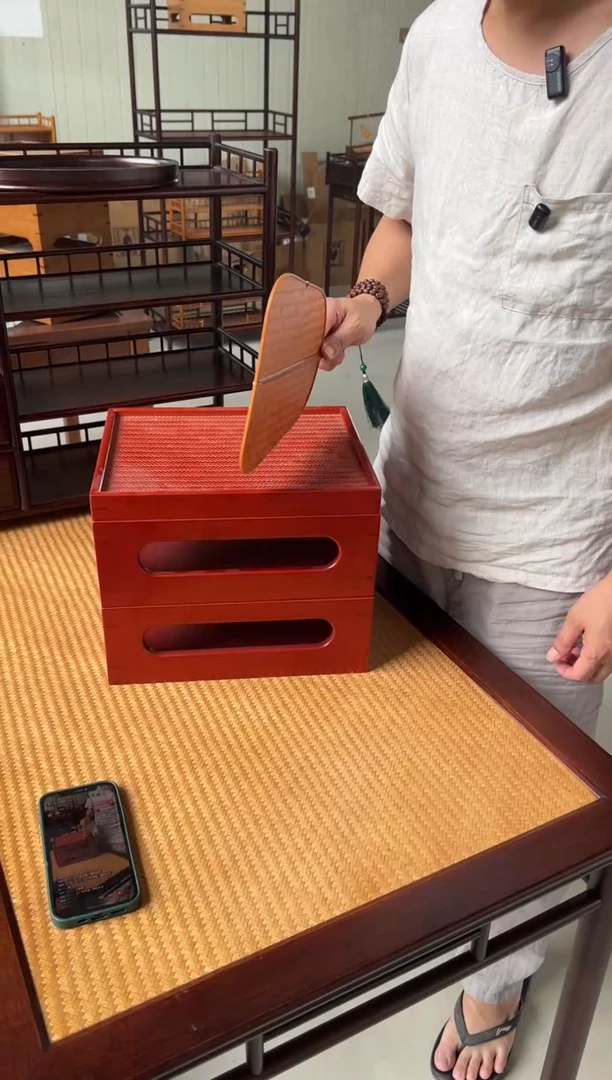 见得红色深色，高山楠竹