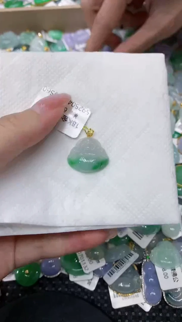 翡翠18K金镶嵌颈饰111111111