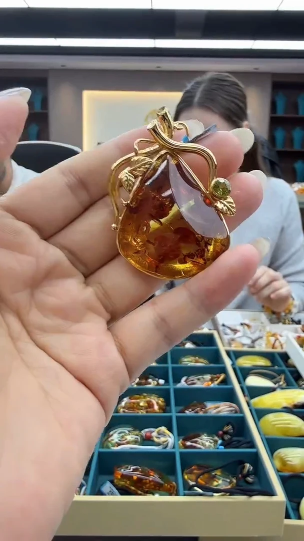 琥珀颈饰未镶嵌40秒拍号 假一罚三