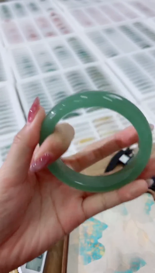 未镶嵌手镯石英质玉41-62D