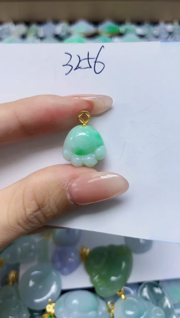 翡翠未镶嵌颈饰天然缅甸翡翠A货