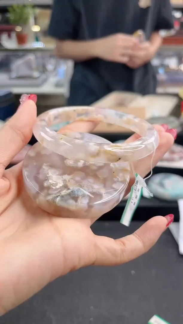 未镶嵌手镯石英质玉62圈口 （赠品镯心）369045