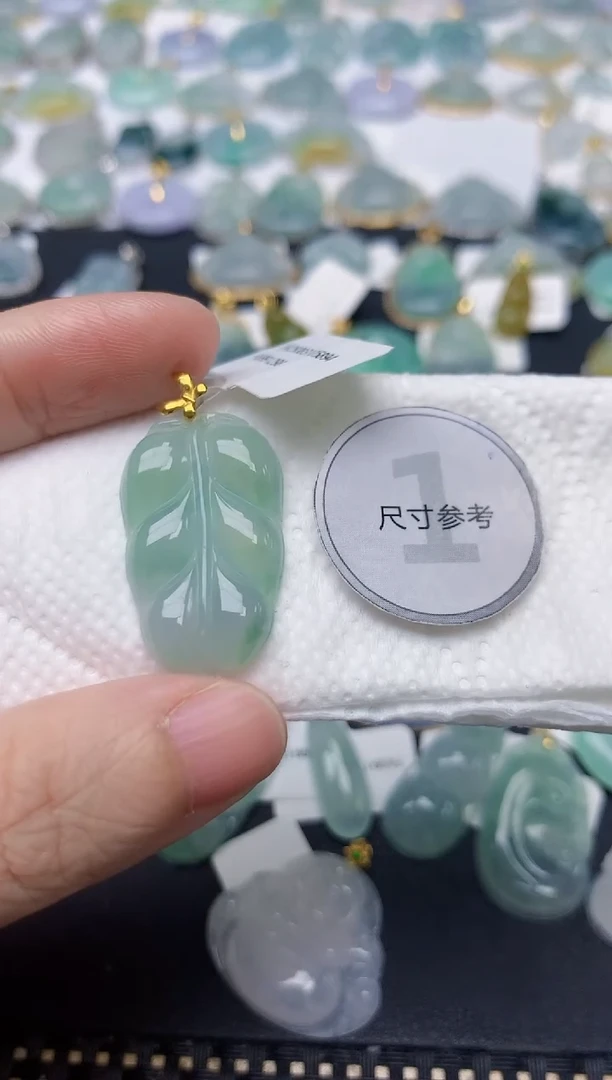 颈饰18K金镶嵌翡翠天然缅甸A货翡翠