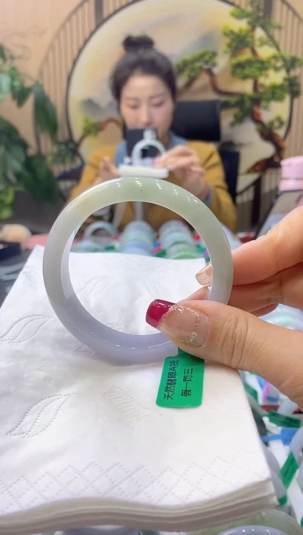 【闪购商品】翡翠手镯未镶嵌99904912