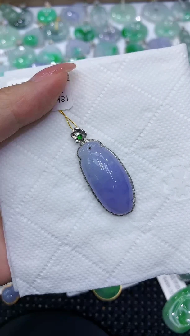 翡翠18K金镶嵌颈饰111111111111