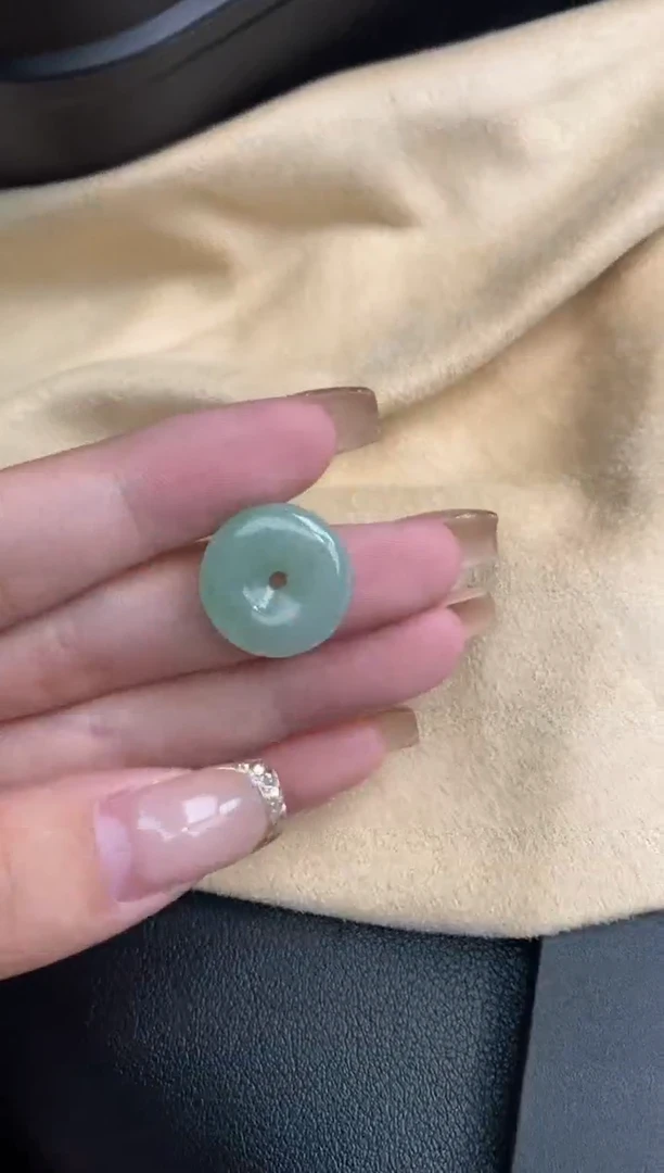 翡翠未镶嵌颈饰48小时鉴赏期