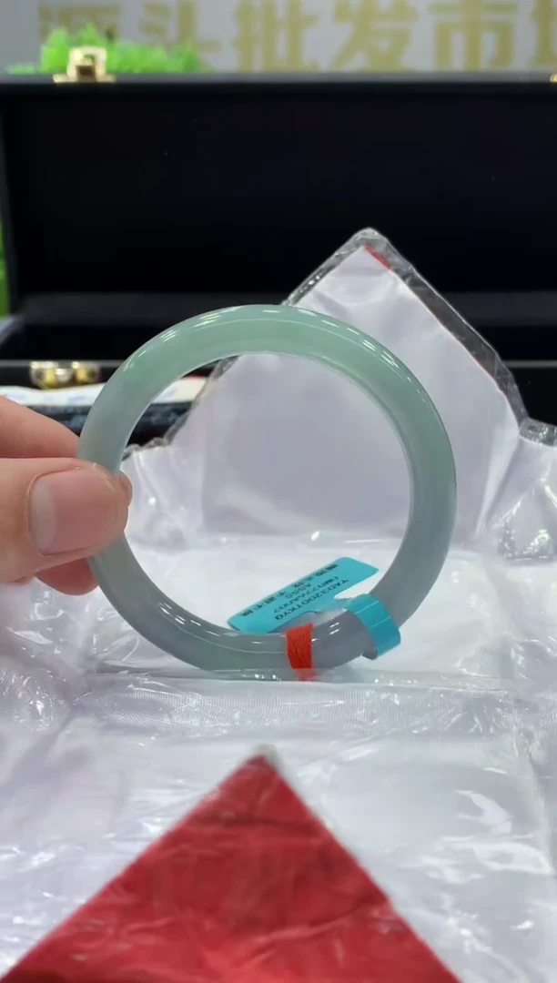未镶嵌手镯翡翠翡翠手镯