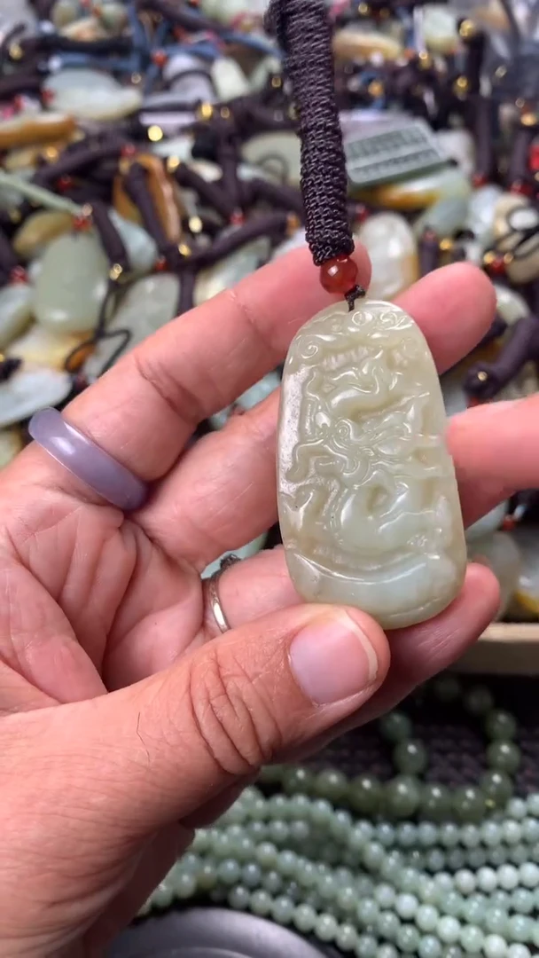 【闪购商品】和田玉颈饰未镶嵌多样性发货没有证书拍一发一有瑕