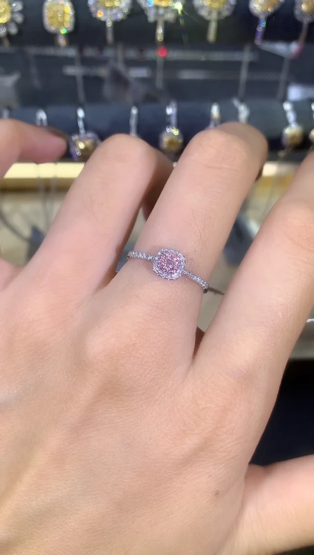 18K金镶嵌戒指/指环钻石粉钻戒指