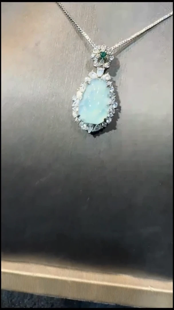 【闪购商品】翡翠吊坠(不含链)未镶嵌多样性发货其一不含链