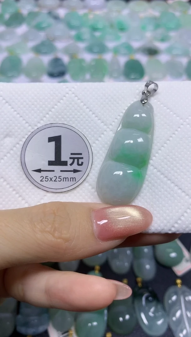 翡翠未镶嵌颈饰天然翡翠A货